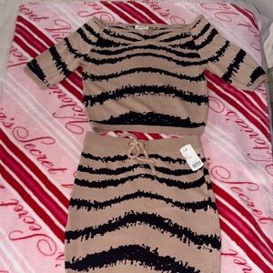 Beige & Black Zebra-Stripe Knit Mini Skirt - Stylish Women's Mini